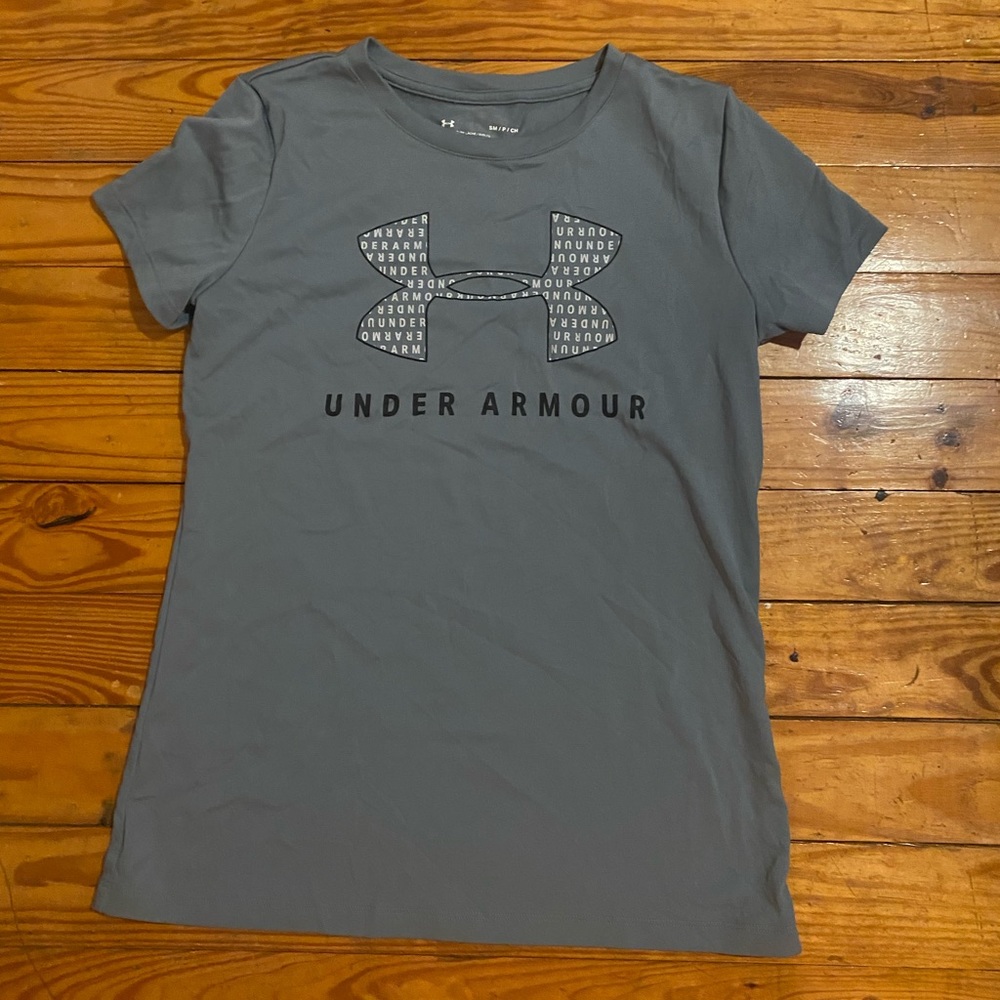 Under Armour short sleeve shirt